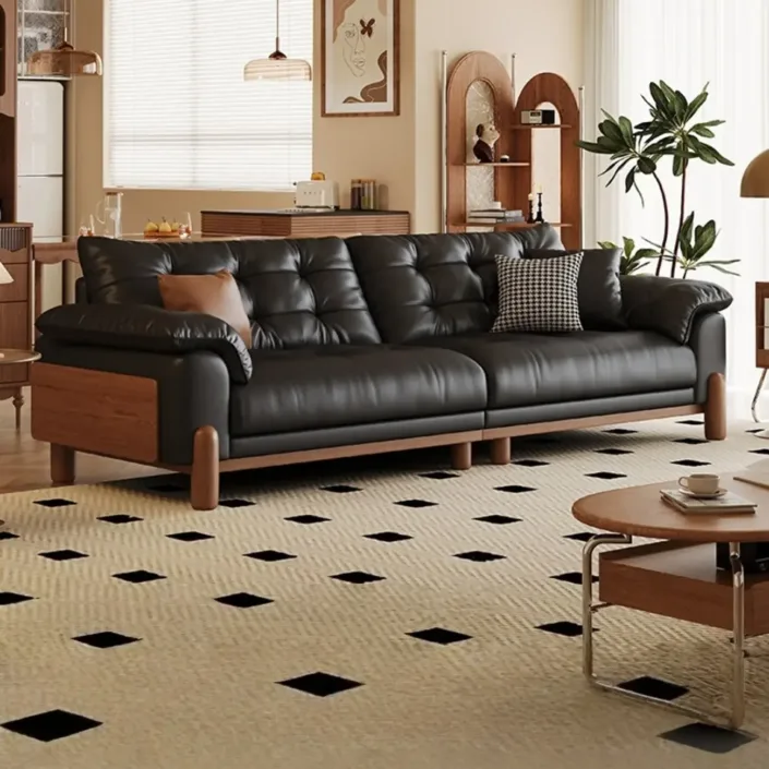 Italian Minimalist Mid-Century Style in Black Top-Grain Leather