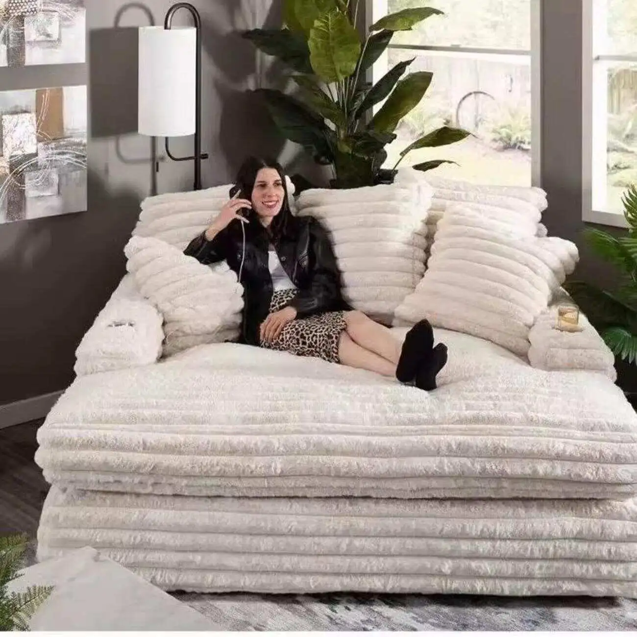 主图-03 Globe Sofa - Corduroy Deep-Seat Cloud-Style Compression Sofa