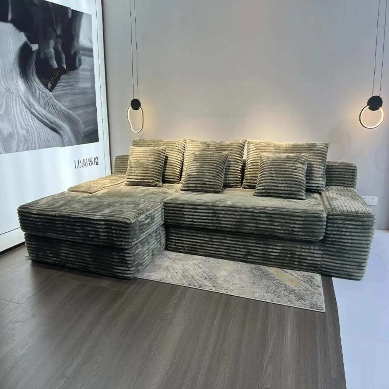 主图-04 Globe Sofa - Corduroy Deep-Seat Cloud-Style Compression Sofa