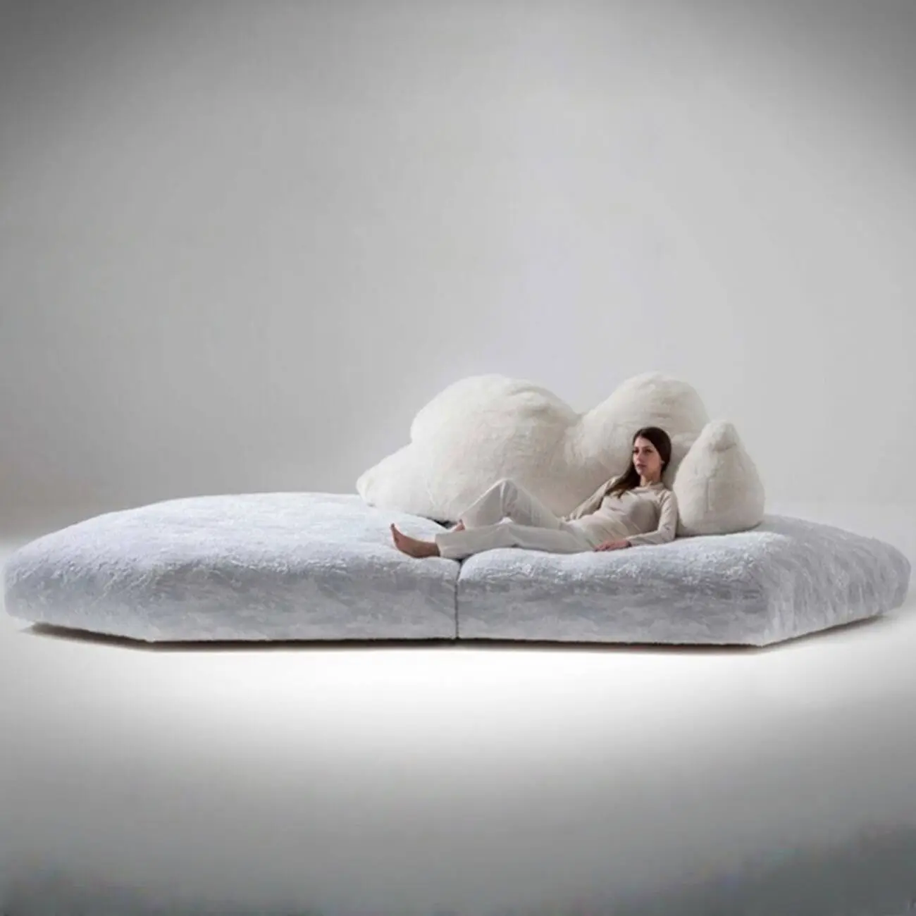 主图-01 Globe Sofa - Polar Bear-Shaped Sofa