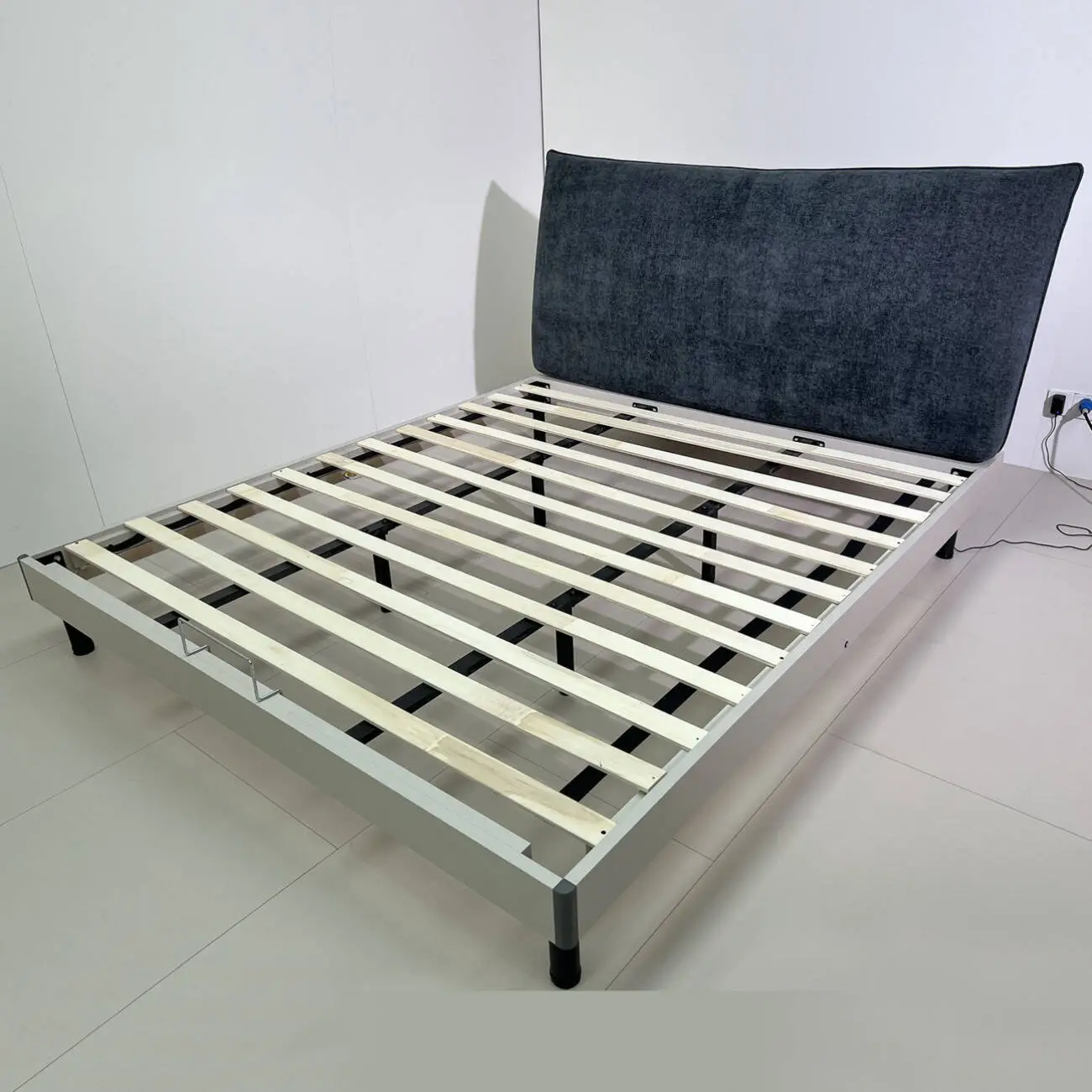 主图-02 Globe Sofa - Nordic-Style Minimalist Upholstered Bed
