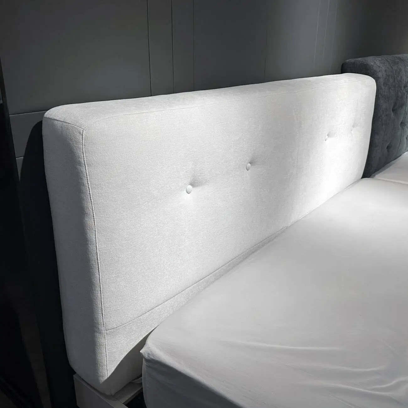 主图-03 Globe Sofa - Minimalist Modern Scandinavian Bedroom Bed