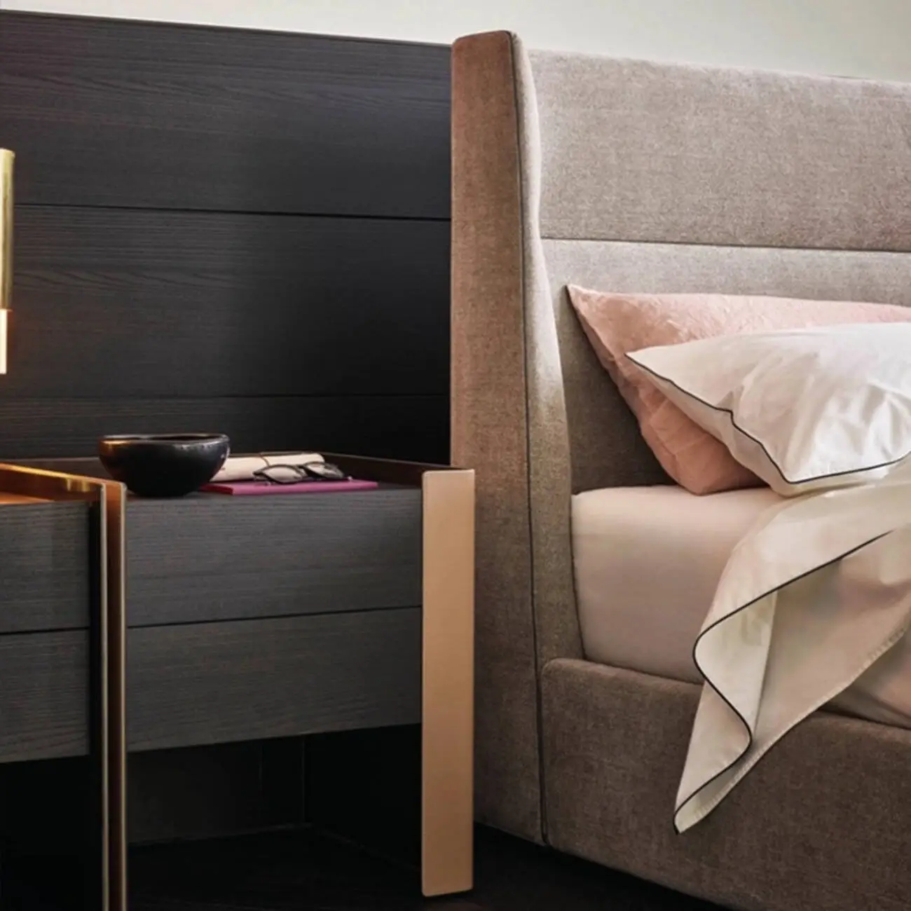 主图-03 Globe Sofa - Italian-Style Luxury Chloe Bed