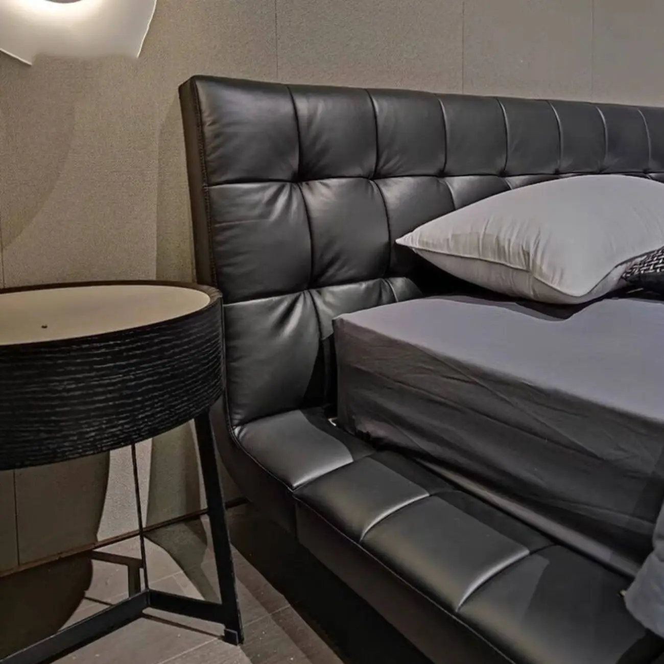 主图-04 Globe Sofa - Onda Modern Italian Bed