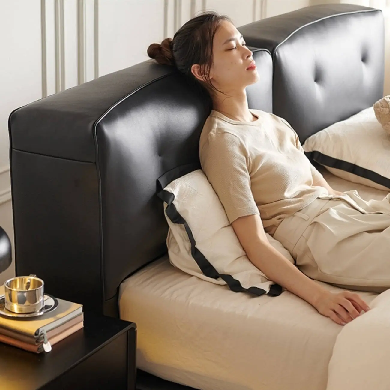 主图-04 Globe Sofa - Dylan Italian Minimalist Genuine Leather Bed