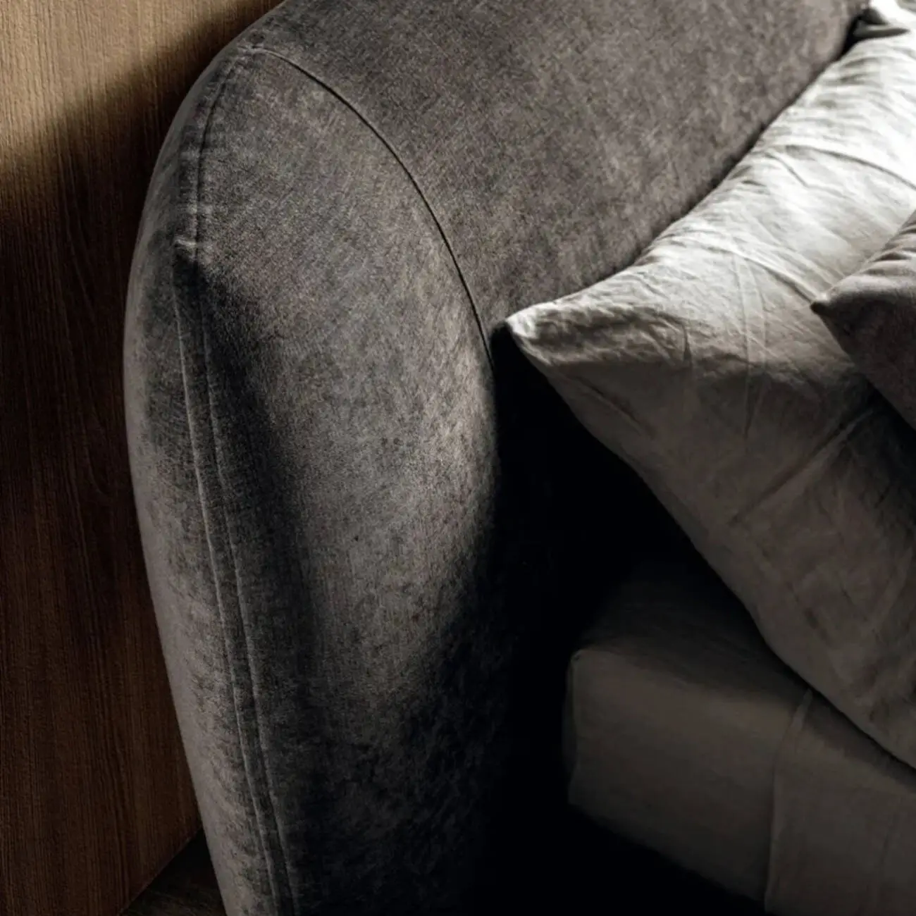 主图-04 Globe Sofa - LOGO Italian Minimalist Fabric Floating Bed