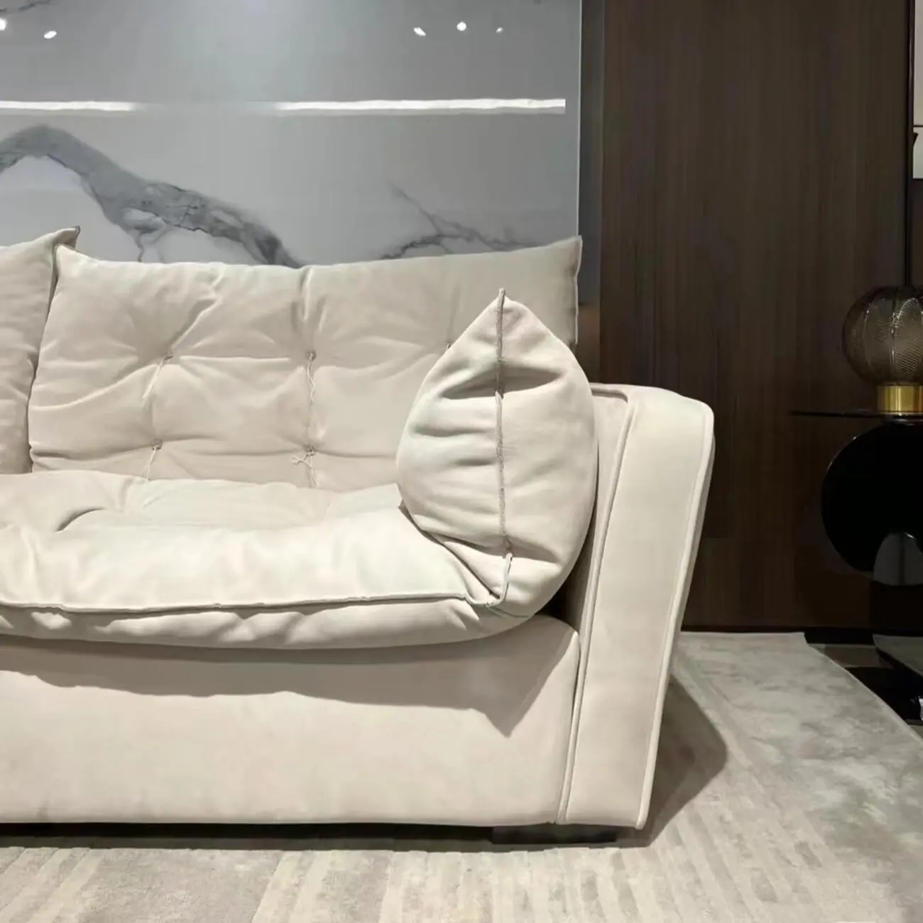 主图-04 Globe Sofa - Italian-Style Light Luxury Sorento Popular Sofa