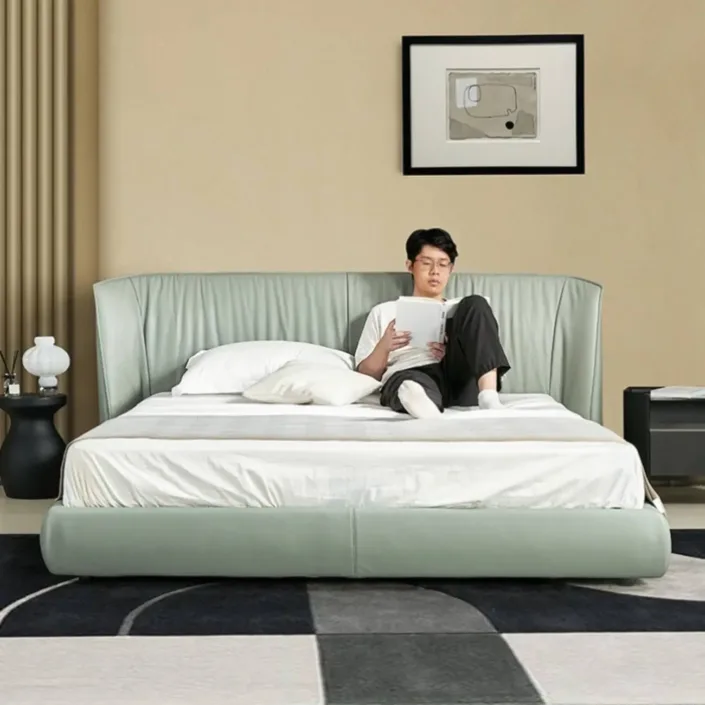 Globe Sofa - Poltrona Frau Archibald Leather Bed Globe Sofa - Poltrona Frau Archibald Leather Bed