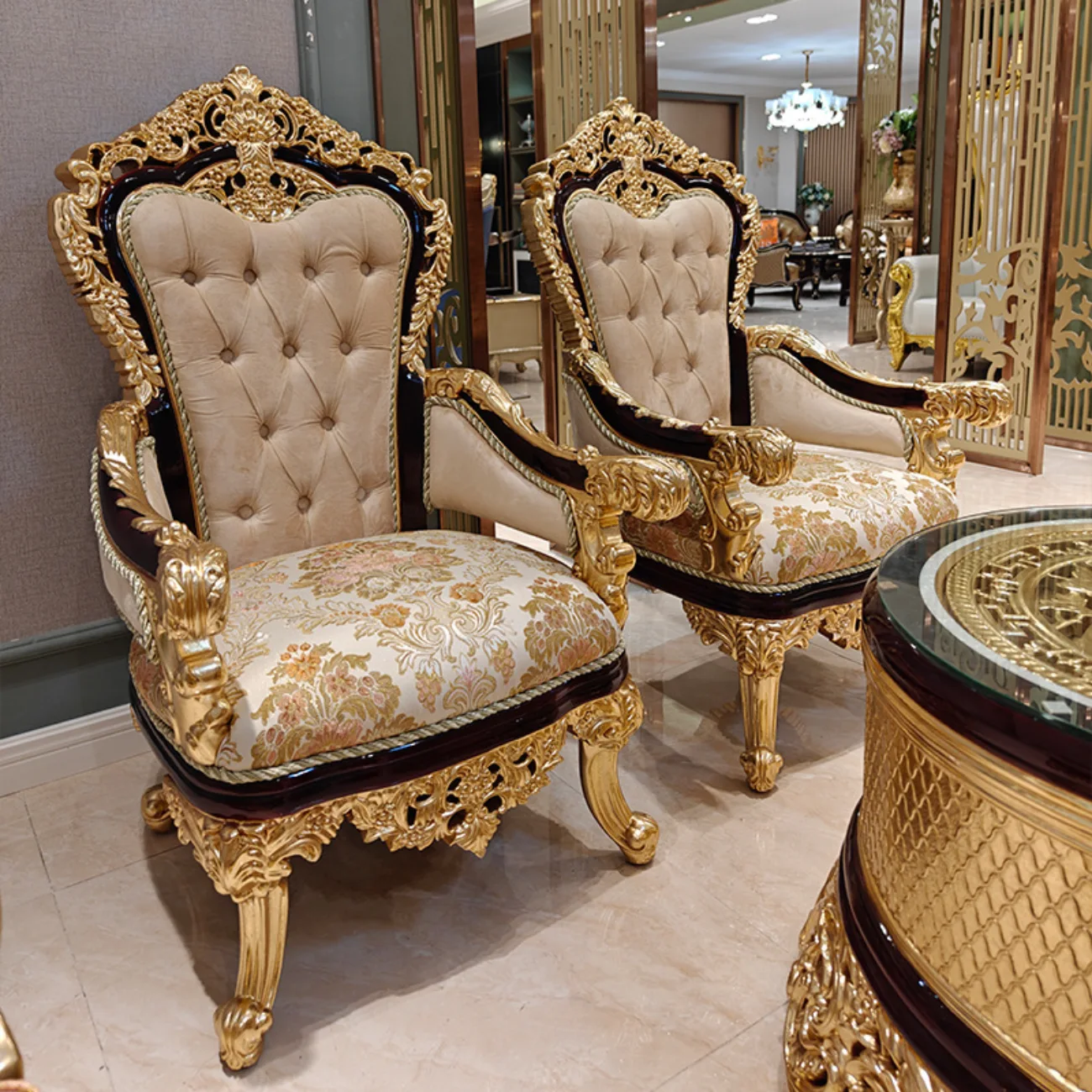 主图-3 Globe Sofa - French Style Neoclassical Luxury Cushioned Sofa