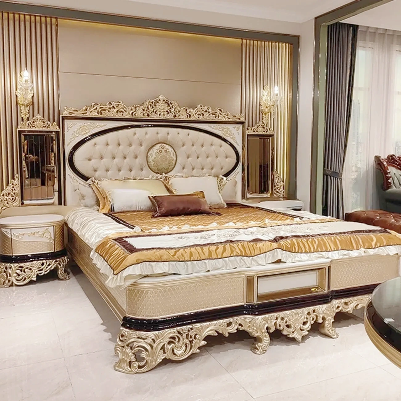 主图-5 Globe Sofa - French Style Neoclassical Luxury Cushioned Sofa