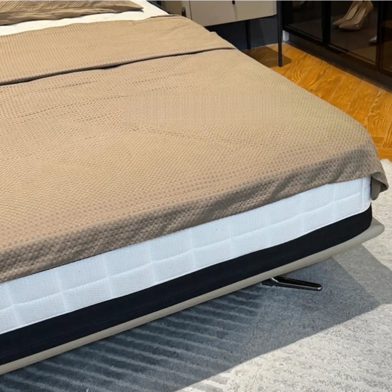 详情-18 – 副本 Globe Sofa - Italian Minimalist Genuine Leather Starry Sky Bed